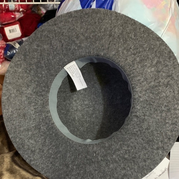 Gray Women's Wide Felt Brim Hat - Picture 5 of 7
